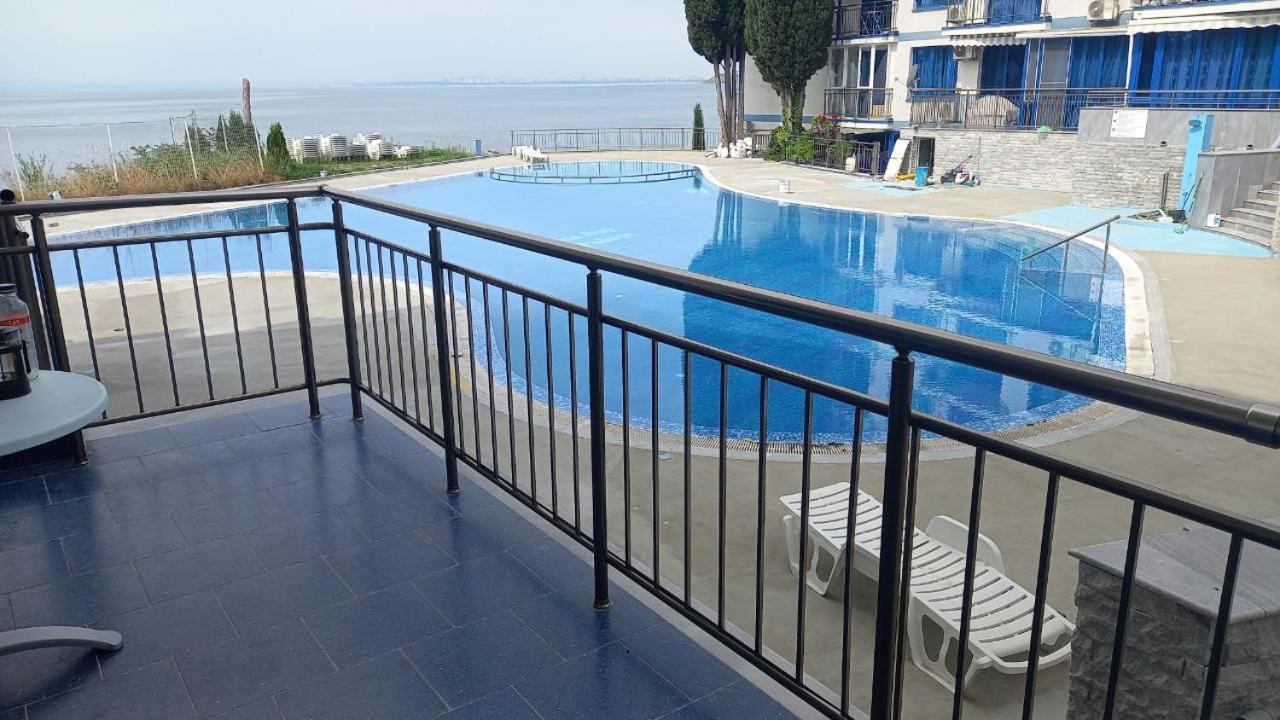 Direkt Am Pool Apartment Pomorie